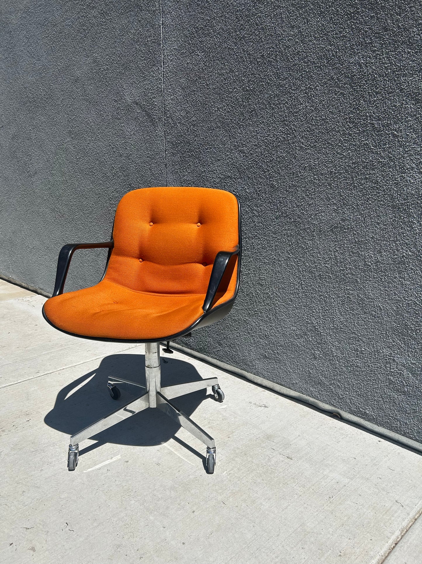 Mid Century Charles Pollock Style Steelcase Orange Rolling Office Chair, Circa 1970s