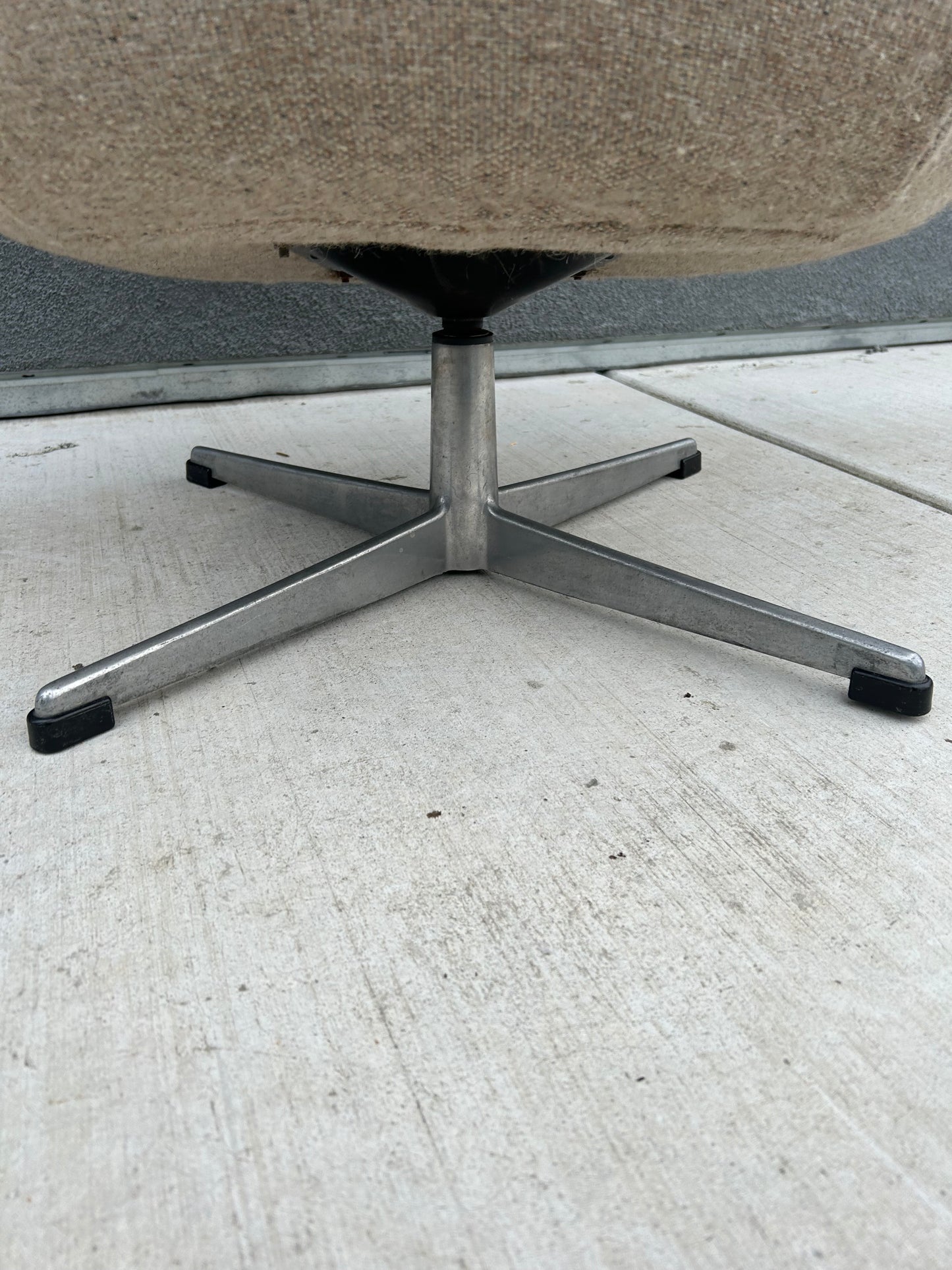 Carl Eric Klote Overman Pod Swivel Egg Chair, Circa 1960