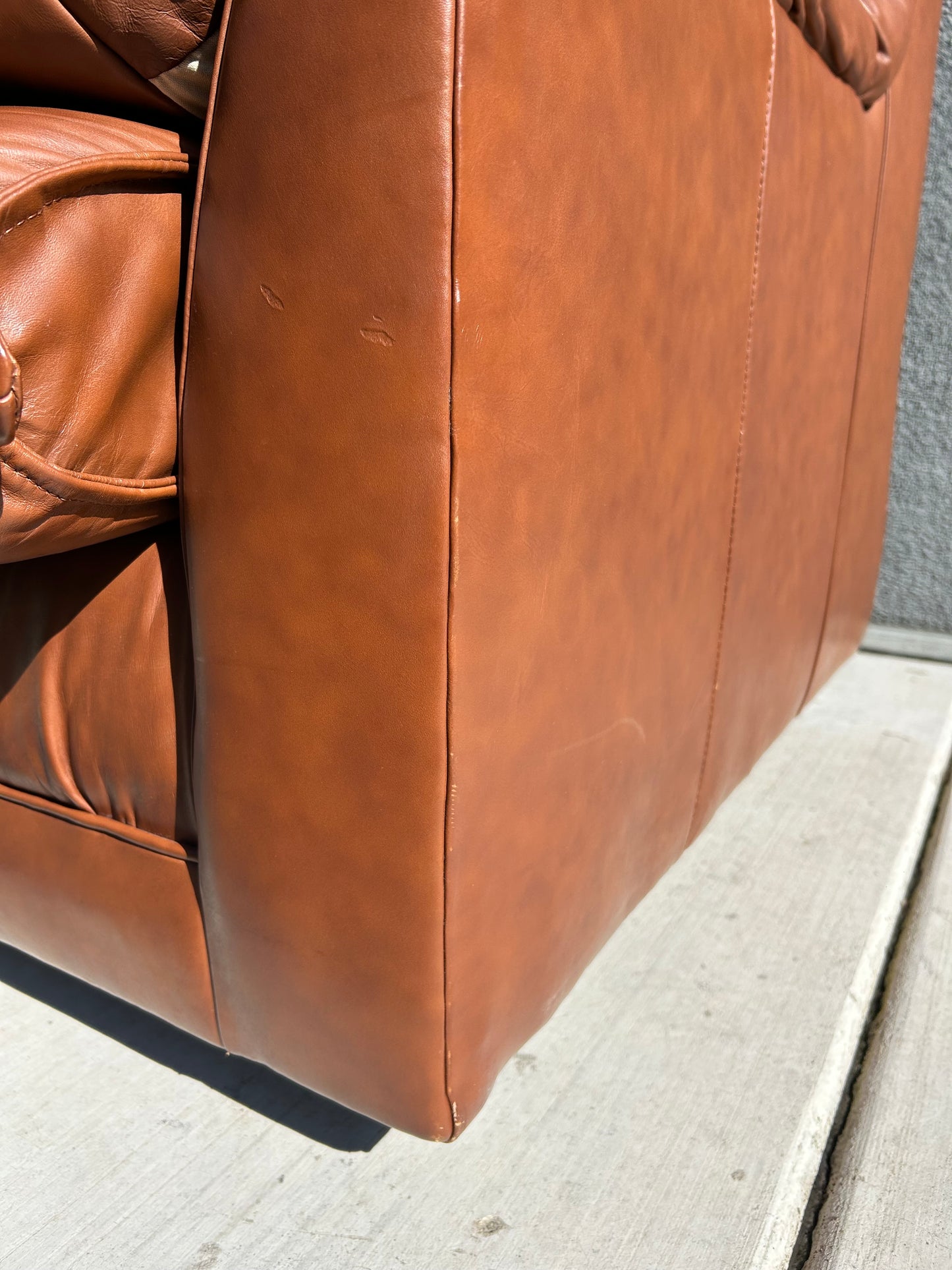 Vintage Mid-Century Modern Emerson Tan Leather Lounge Chair