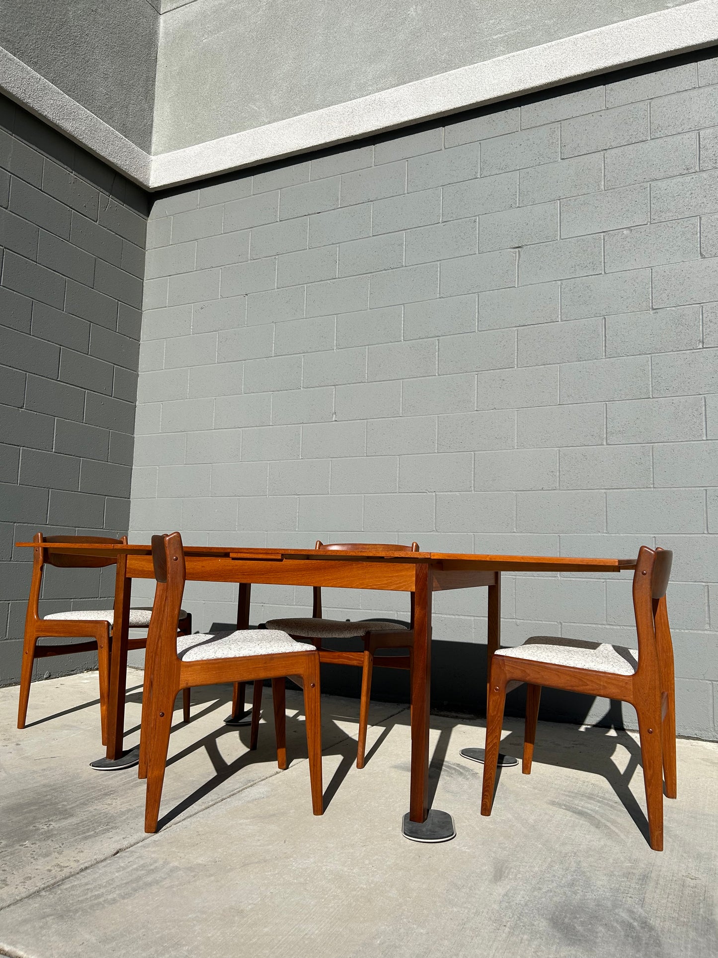 Danish Teak Expandable Dining Table By Ansager Mobler, Circa 1960s