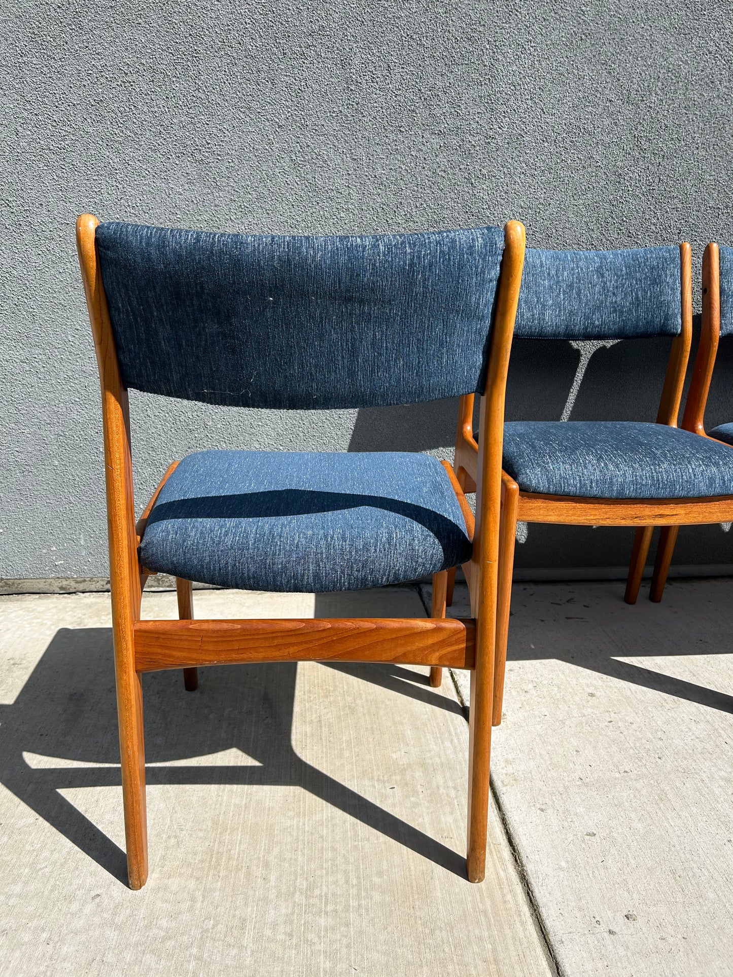 Set of 4 Mid Century Modern DScan Teak Dining Chairs
