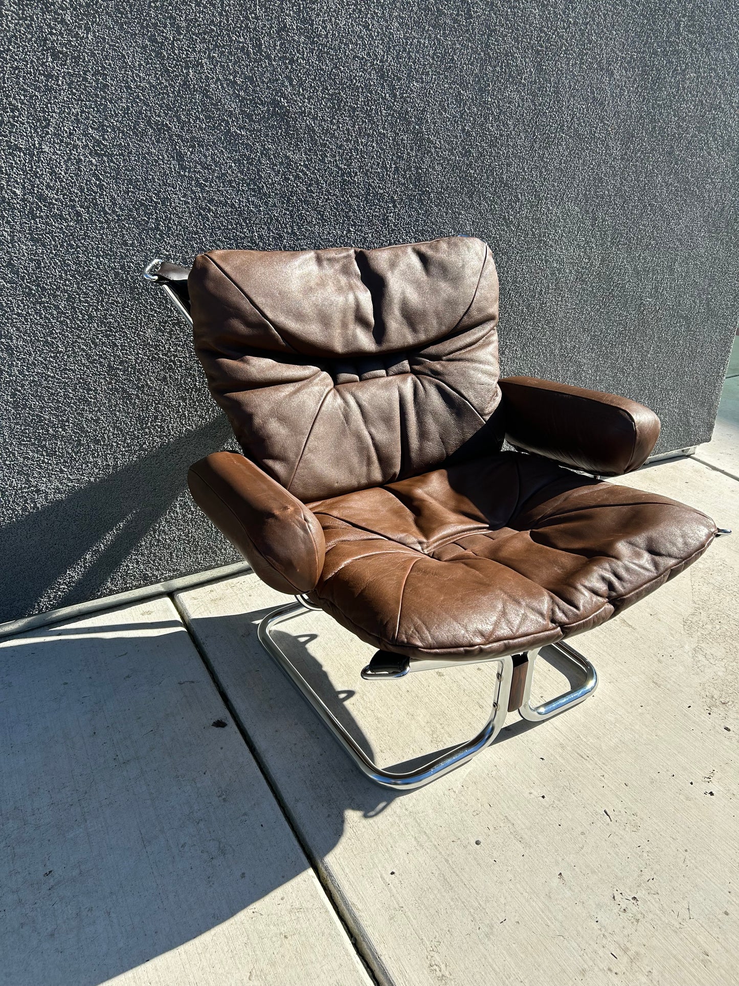 Mid Century Danish Modern Ingmar Relling Westnofa Brown Leather Lounge Chair, Circa 1960s