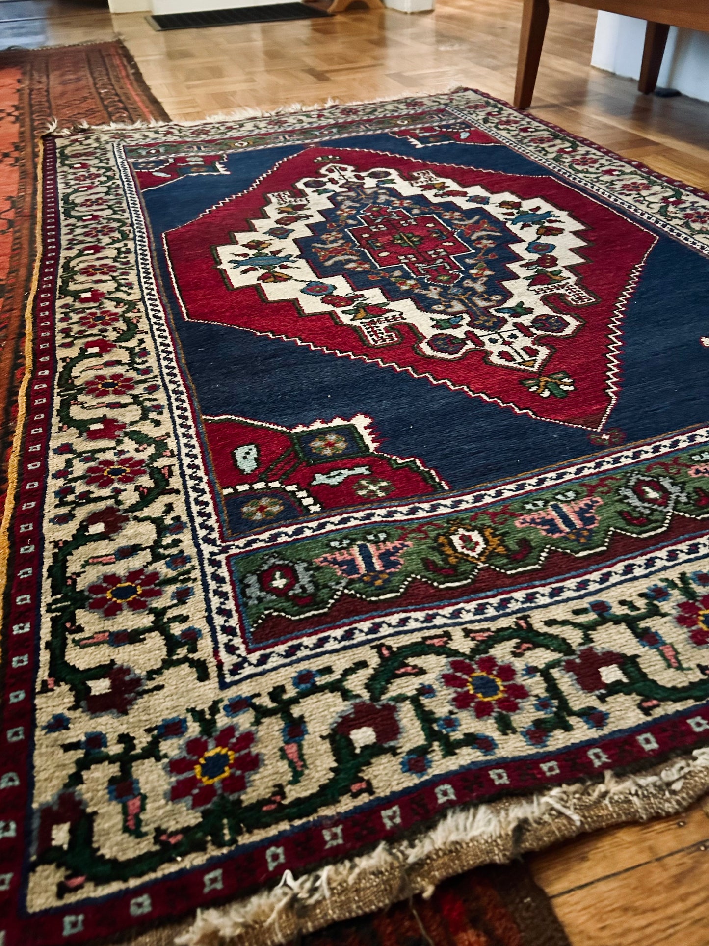 Vintage Turkish Taspinar Rug 43"x72"