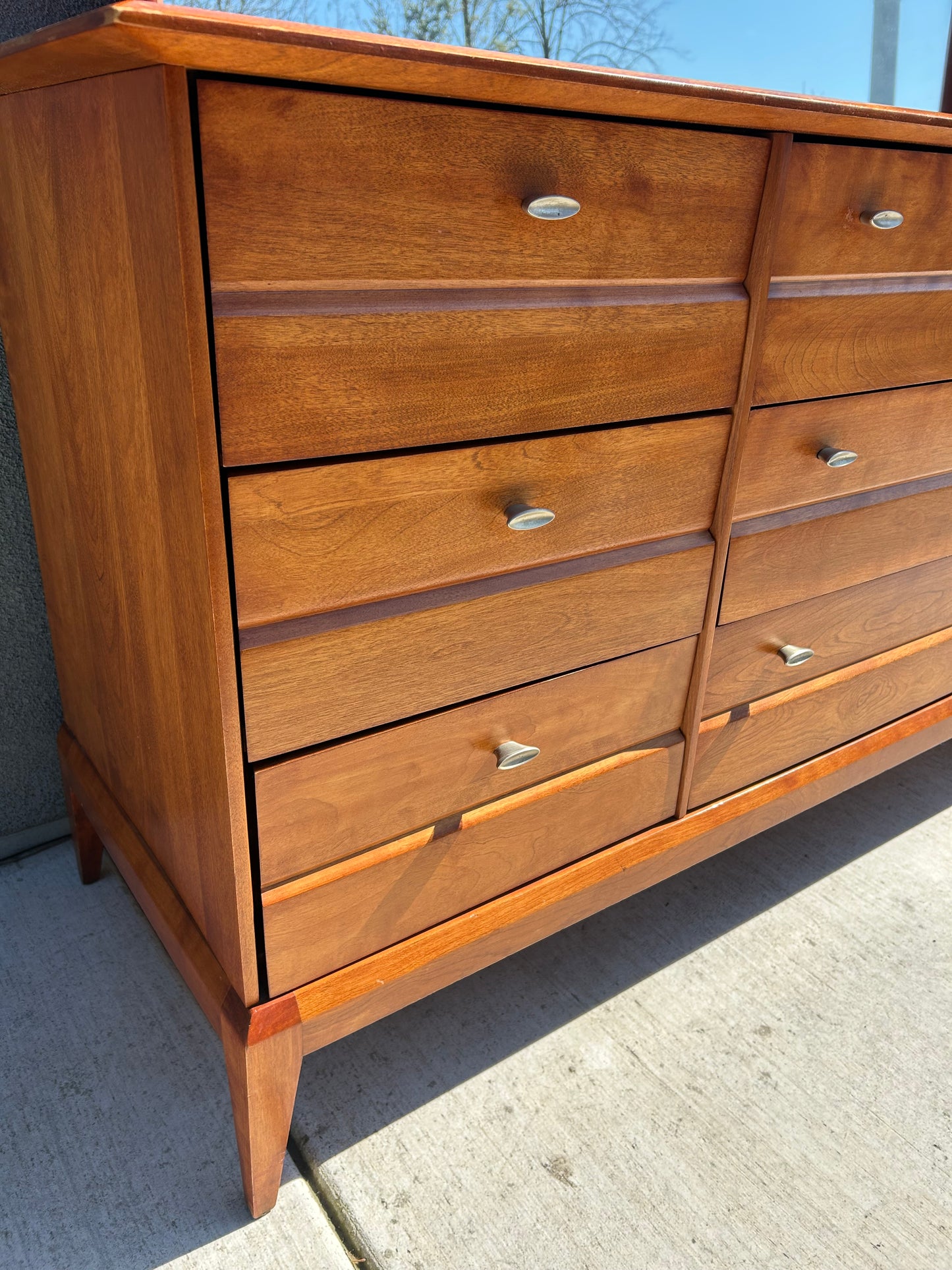 Heywood Wakefield Mid-Century Cadence Six-Drawer Dresser with Mirror, circa 1950s