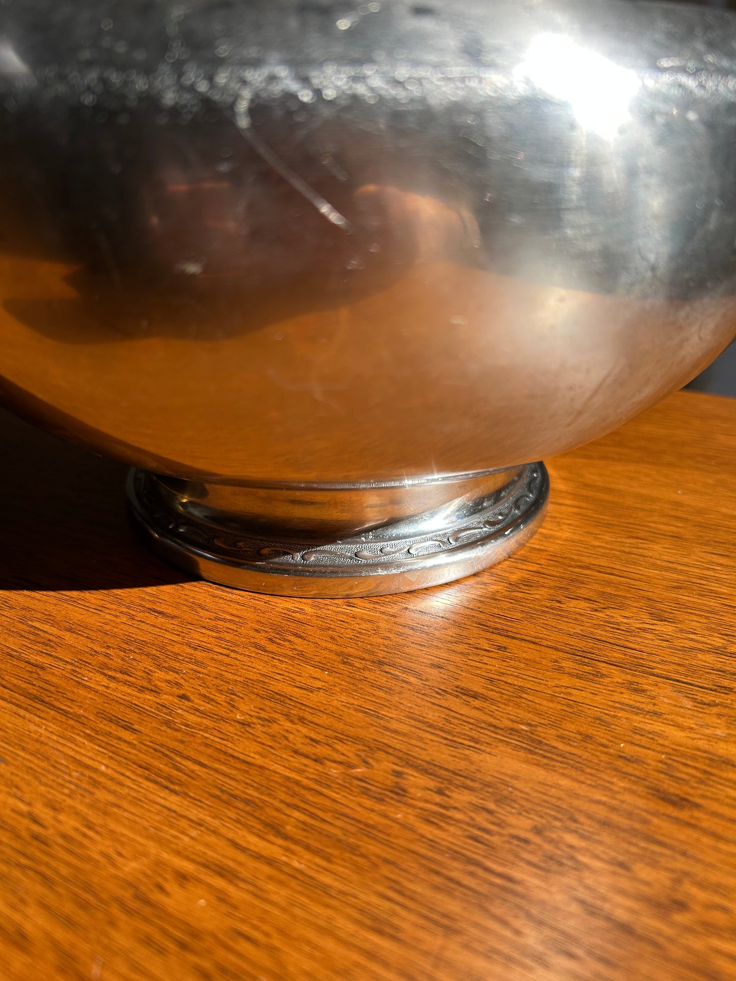 Handcrafted Vintage Stainless Steel Serving Bowl by Oneida, Japan