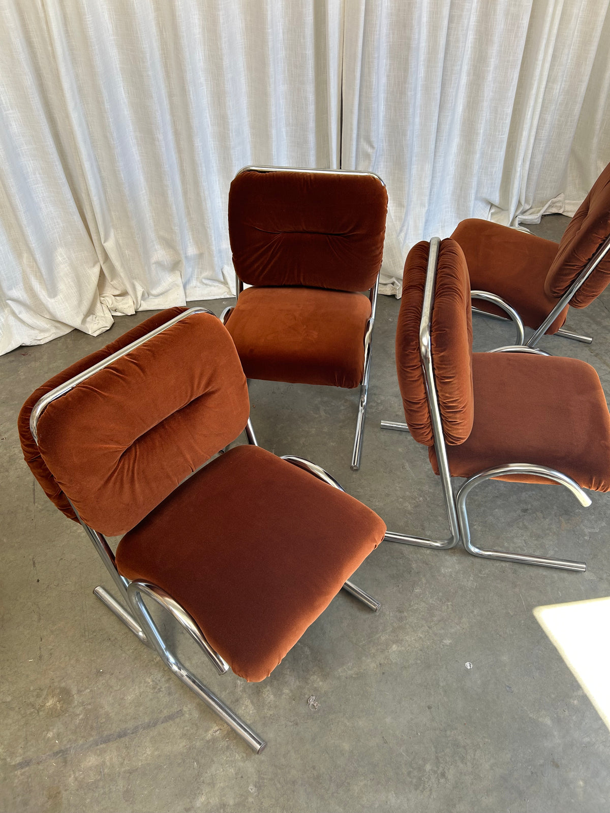 Set of 4 Tubular Chrome Cantilever Dining Chairs by Douglas Furniture, Circa 1970s