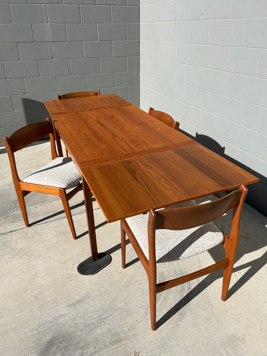 Danish Teak Expandable Dining Table By Ansager Mobler, Circa 1960s