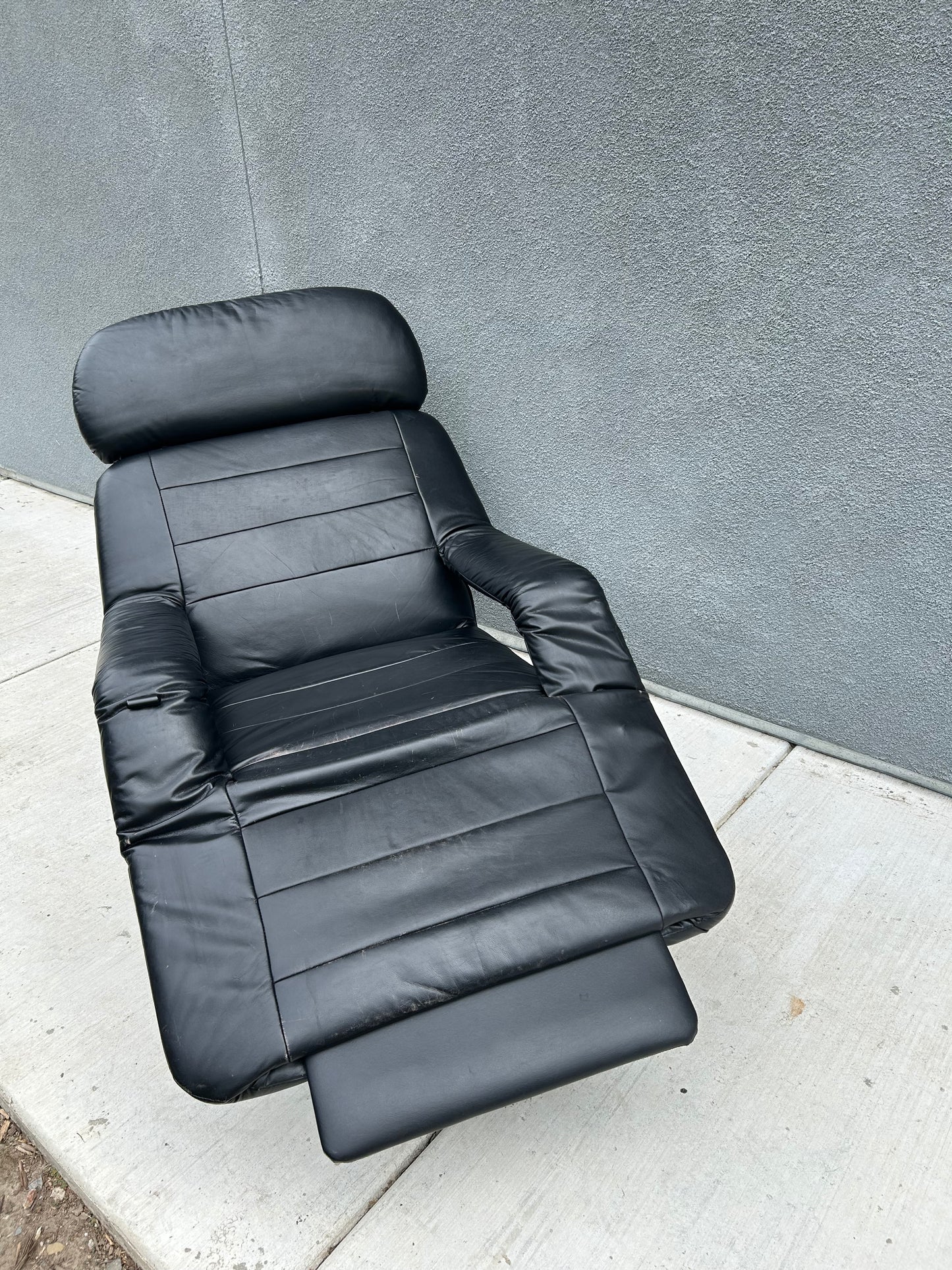 Vintage Percival Lafer Postmodern “Jet” Model Leather Recliner Chair, Circa 1980s
