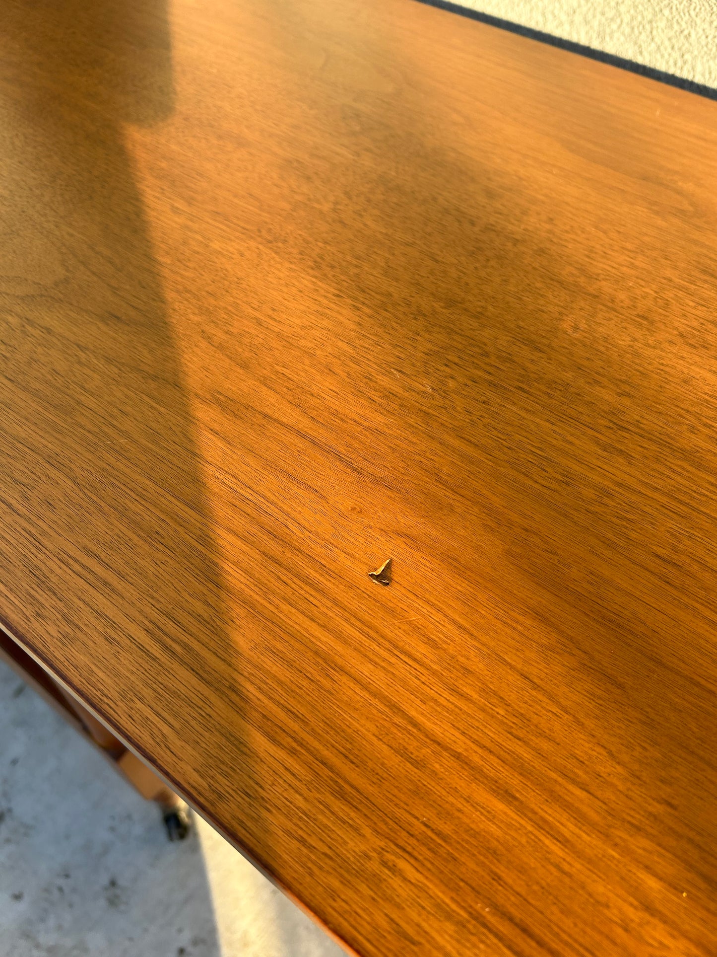 Mid Century Heritage Henredon Walnut Flip Top Rolling Buffet Bar Cart, Circa 1960s