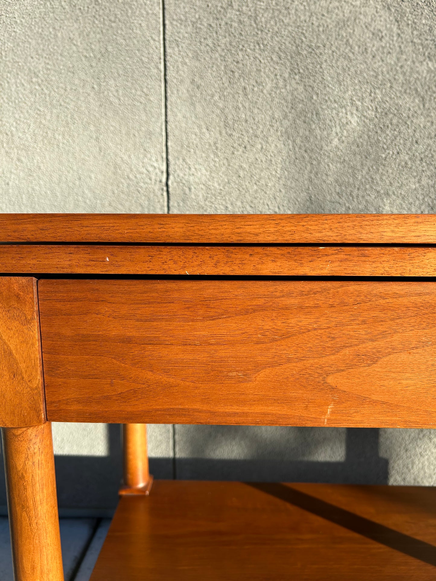 Mid Century Heritage Henredon Walnut Flip Top Rolling Buffet Bar Cart, Circa 1960s