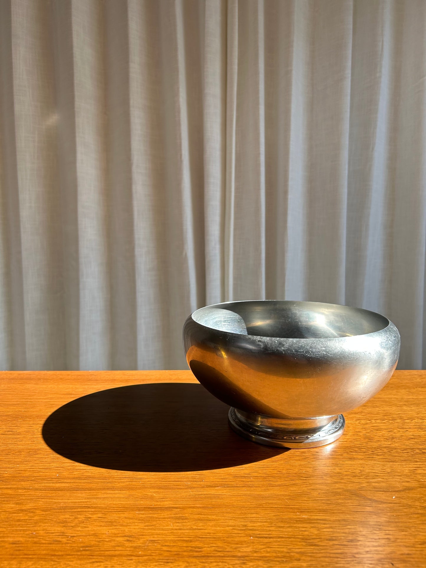 Handcrafted Vintage Stainless Steel Serving Bowl by Oneida, Japan