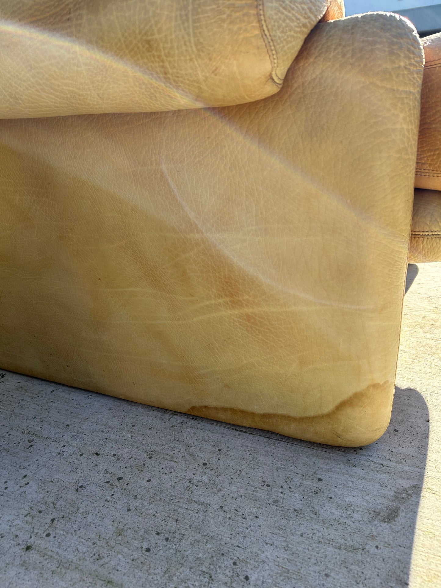 Vintage Tan Leather Armchair by Afra and Tobia Scarpa  for B&B Italia, Circa 1970s