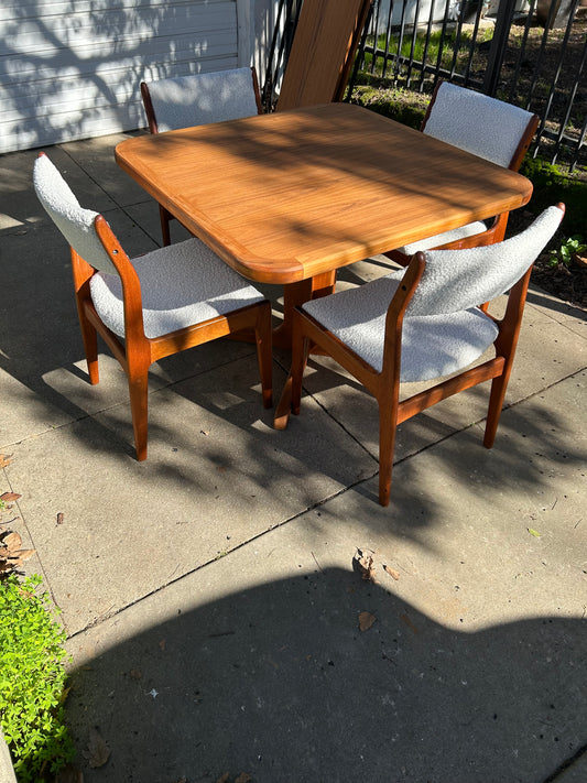 Mid-Century Teak Extendable Dining Table w/ 2 leaves, 1960s