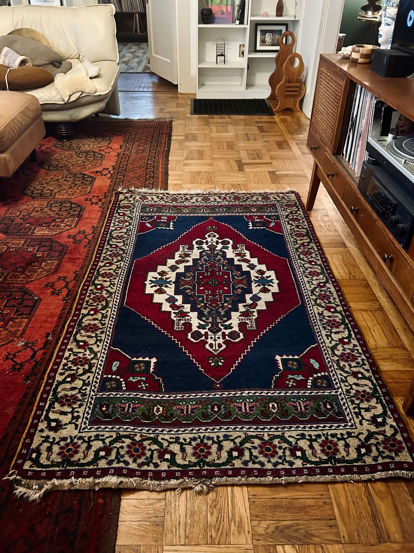 Vintage Turkish Taspinar Rug 43"x72"