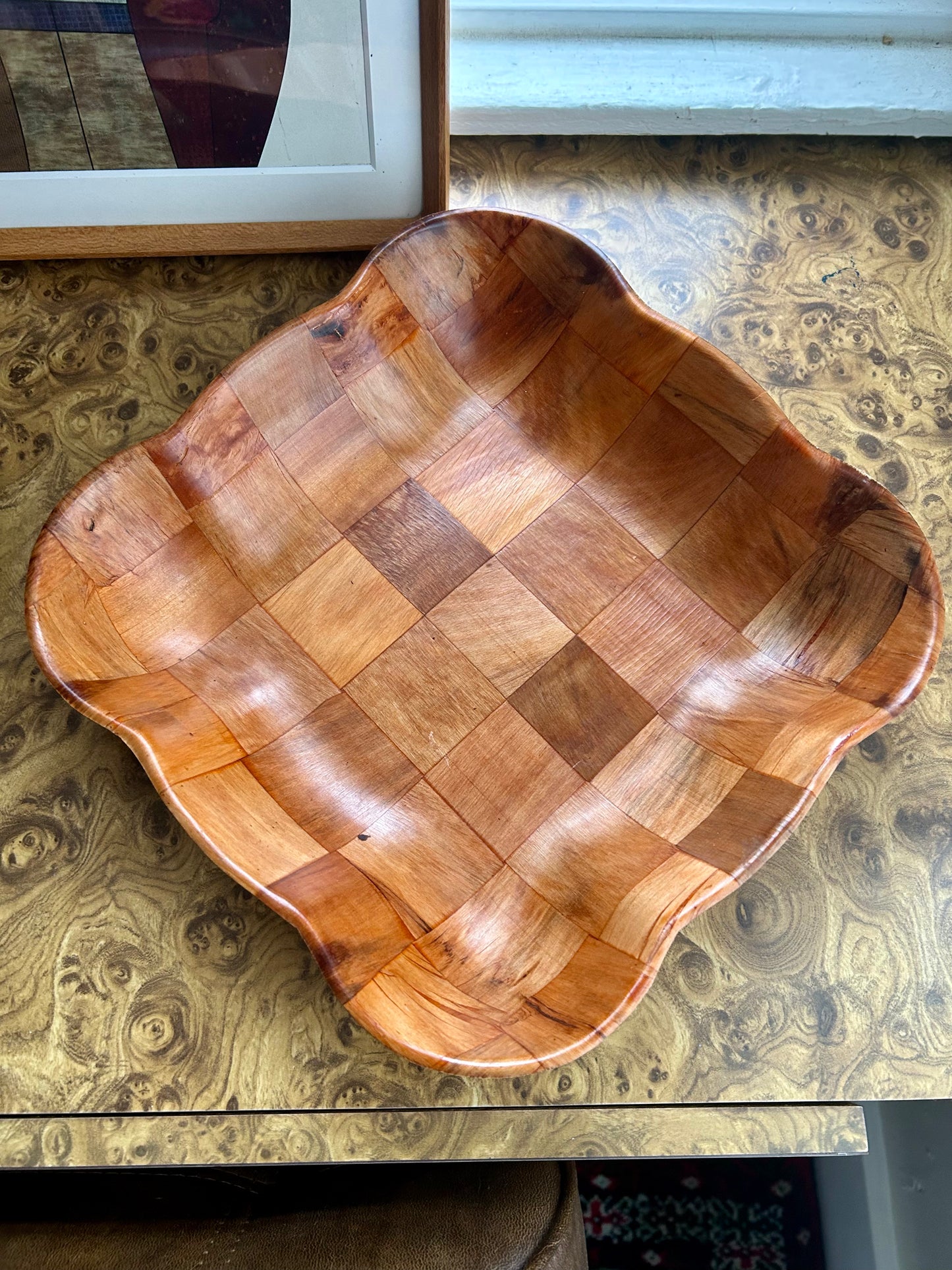 Set of 2 Scalloped Parquet Serving Bowls