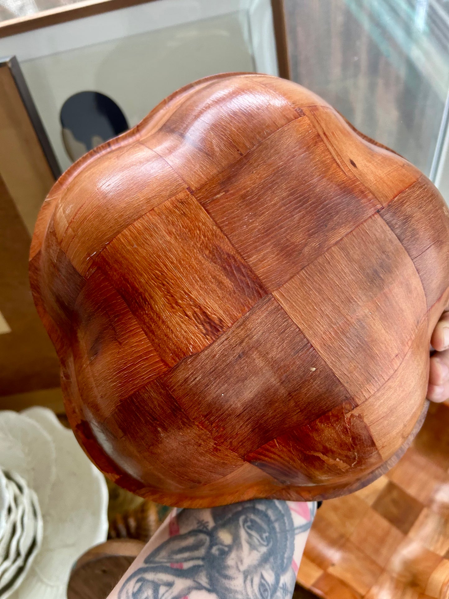 Set of 2 Scalloped Parquet Serving Bowls